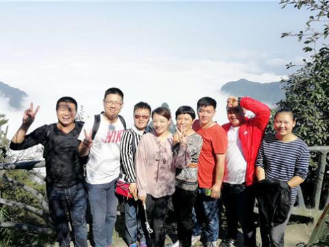 w66利来集团2016年度先进员工张家界之旅