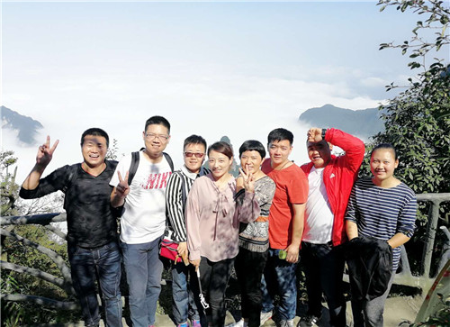 w66利来集团2016年度先进员工代表张家界之旅-栏目内容详细页-公司新闻